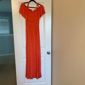 Hailey & Co ruffled top / off the shoulder / spaghetti strap maxi dress